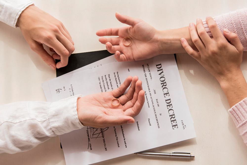 Best Divorce Lawyer in Noida | Trusted Matrimonial Lawyer in Greater Noida